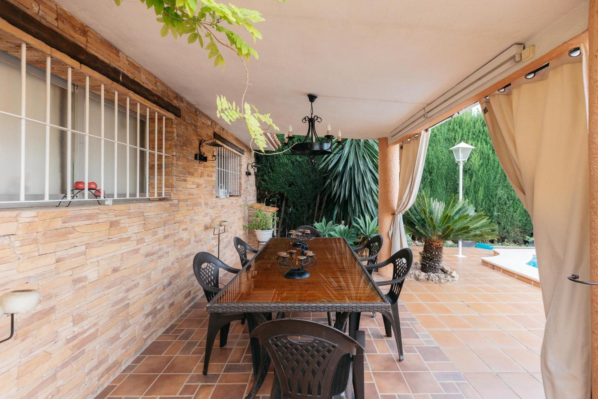 Chalet, Rodeada De Naturaleza Piscina A Doce Klm De Y 7 Del Aeropuerto Casa vacanze Valenza