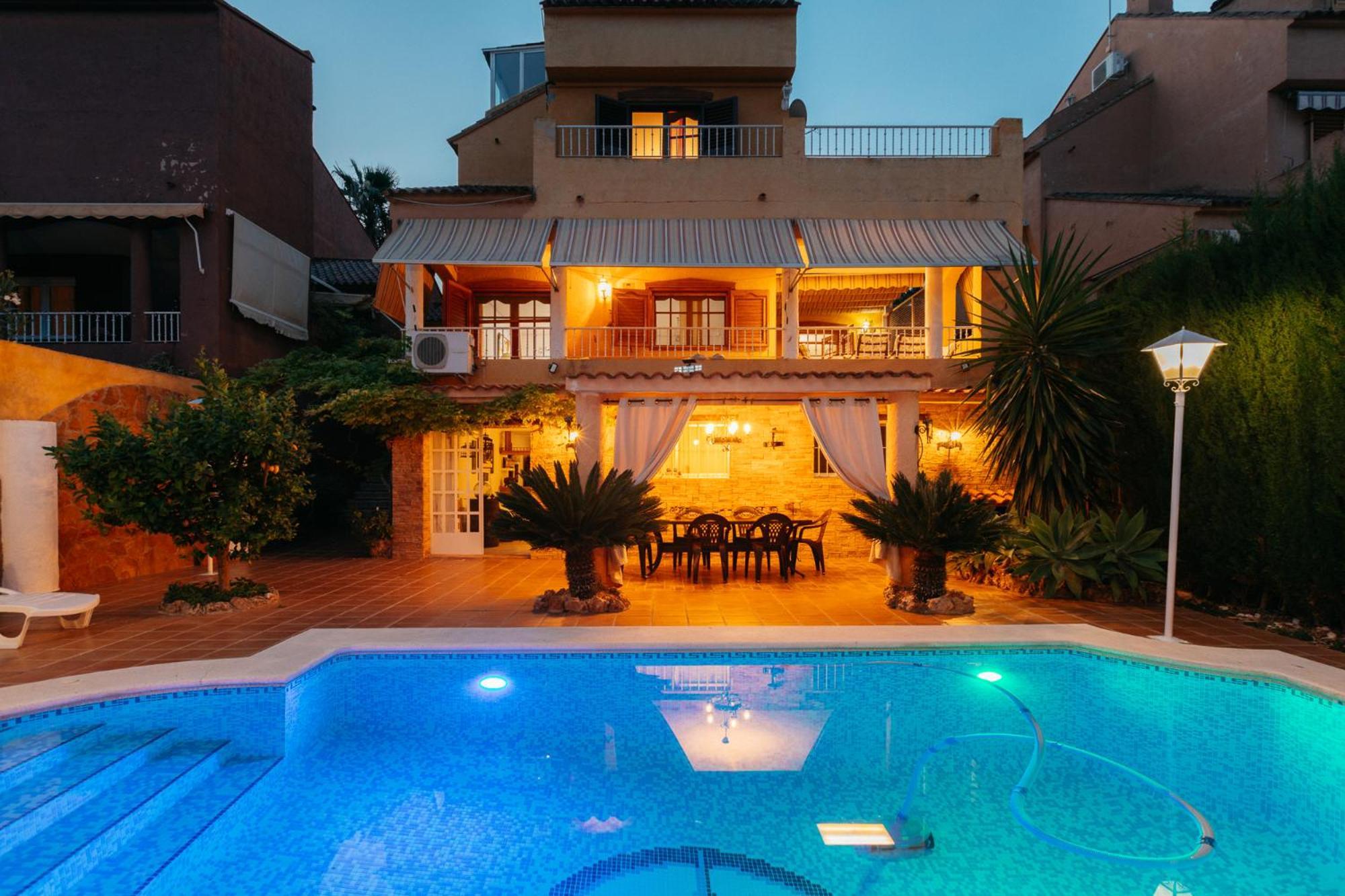 Casa vacanze Chalet, Rodeada De Naturaleza Piscina A Doce Klm De Y 7 Del Aeropuerto *