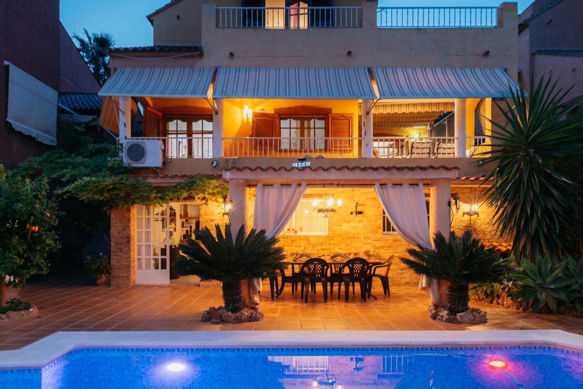 Casa vacanze Chalet, Rodeada De Naturaleza Piscina A Doce Klm De Y 7 Del Aeropuerto